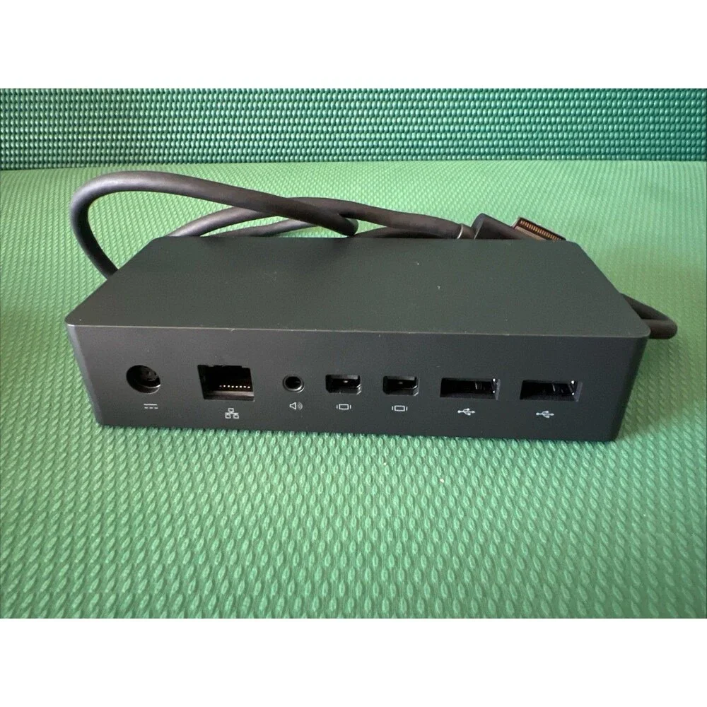 Microsoft Redmond 1661 Docking Station w/ Microsoft 1749 90W AC Adapter